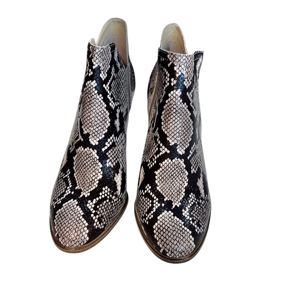 Vince Camuto Women's Famhida Faux Snakeskin Leather Ankle Boots Booties Size 8.5